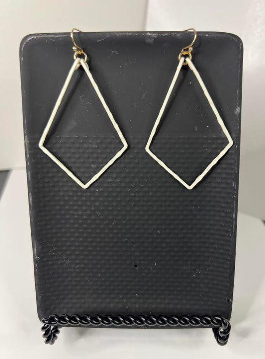 White Metal Open Diamond Earrings